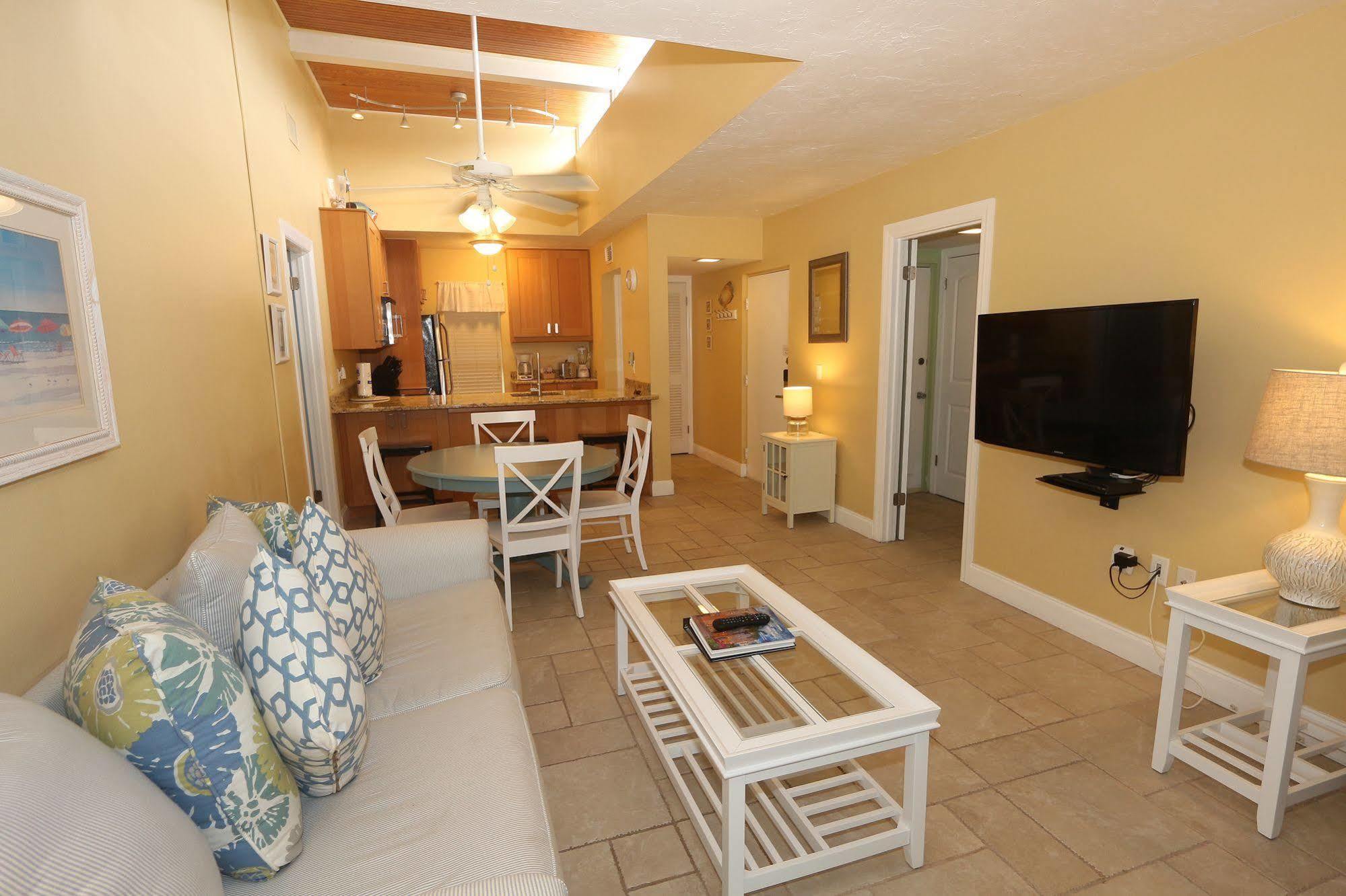Beach Castle Resort By Rva Longboat Key Exterior foto